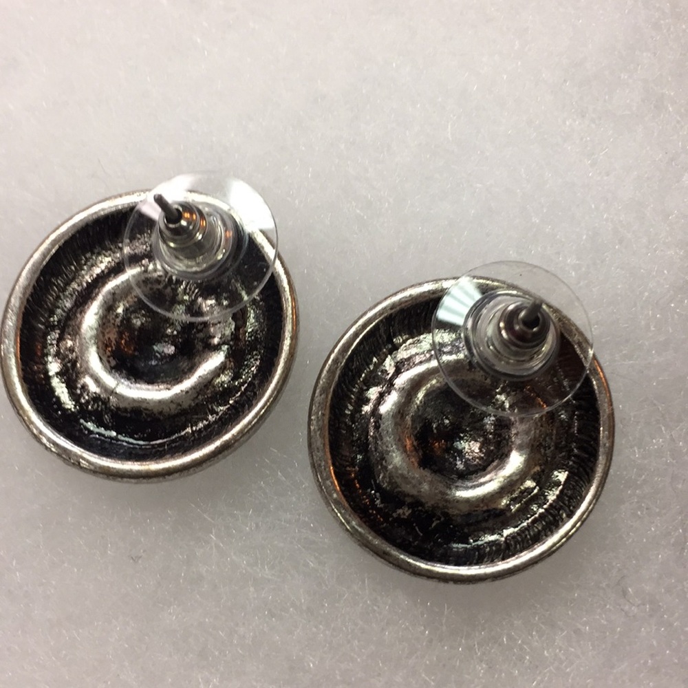 Earring - Picture 3 of 3